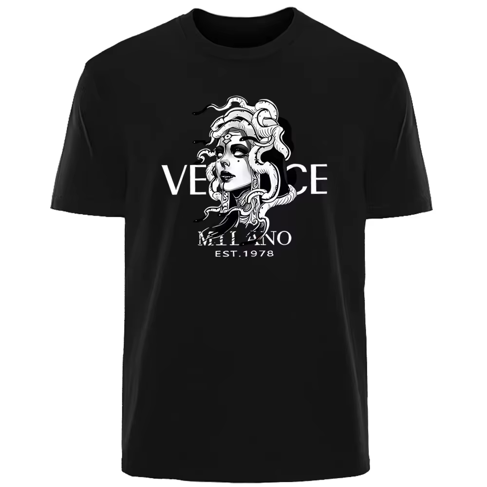 Streetwear Brand Aesthetic - T-shirt di Lusso con Estetica Mitologica