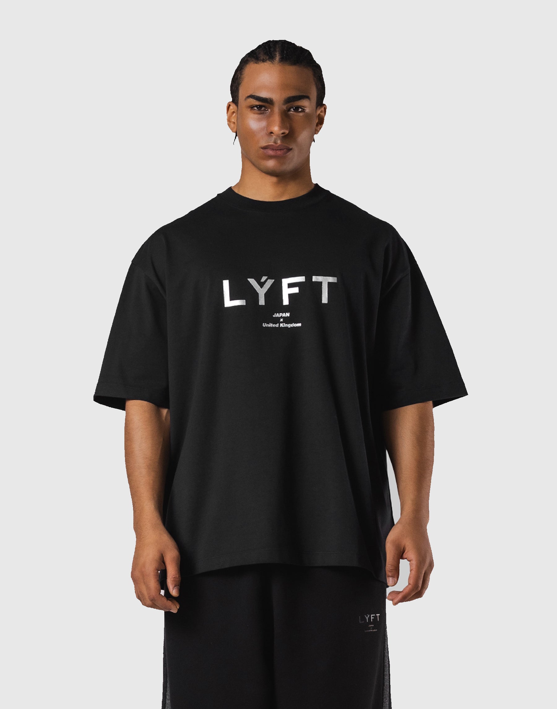 T-shirt grafica bianca con log - Streetwear Gym Brand recensione e prezzo