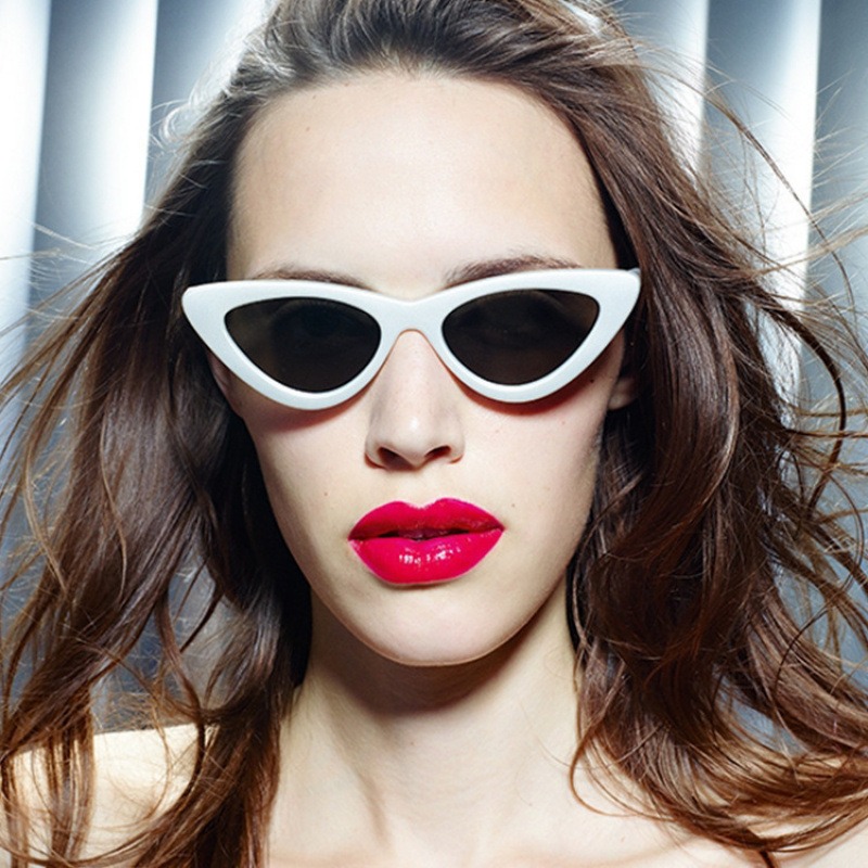 Occhiali da Sole Sexy a Triang - Streetwear Brand Red recensione e prezzo